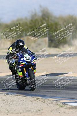 media/Jan-15-2026-Racers Edge (Thu) [[dfebeb70ab]]/2-A Group/Session 5 Turn 2/